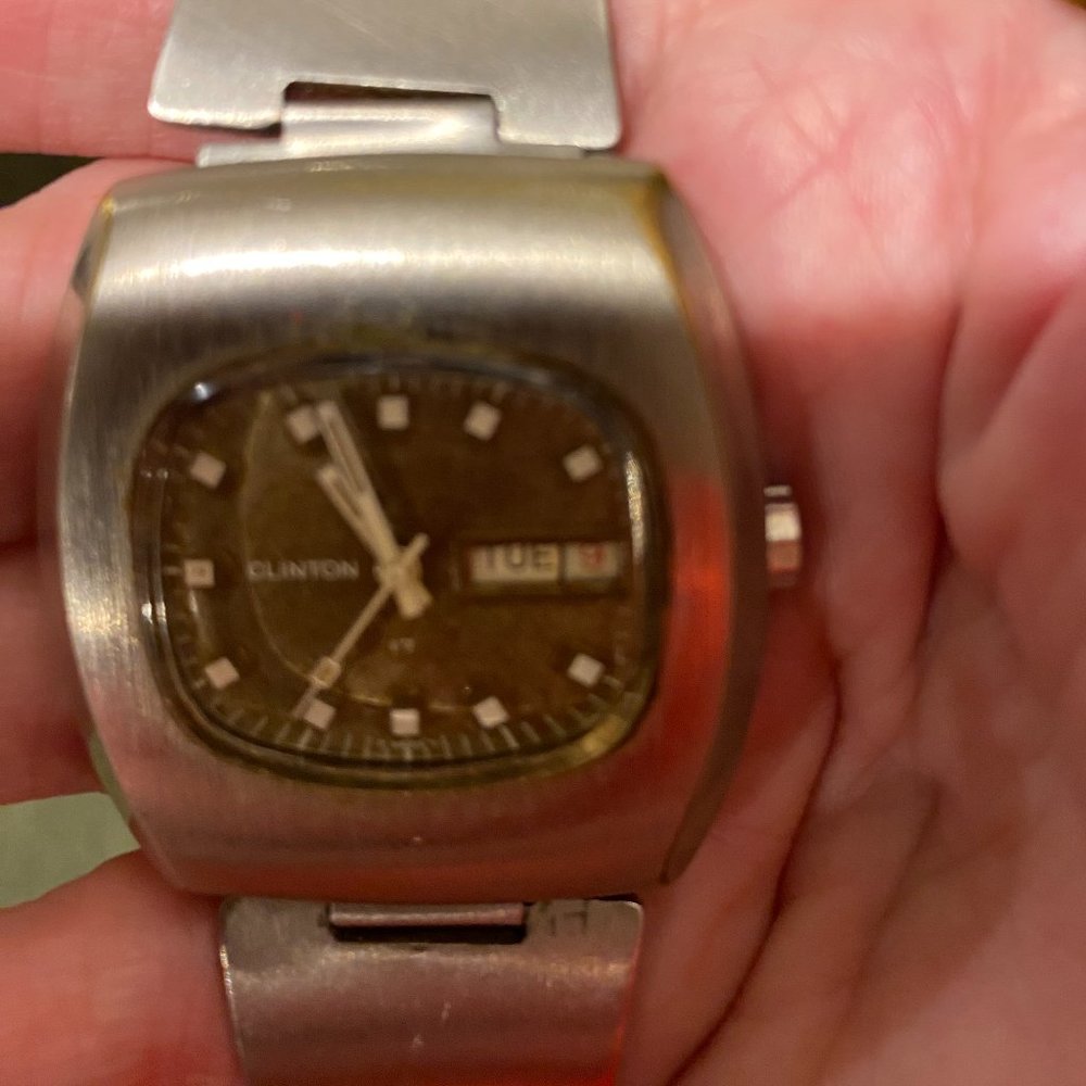 Vintage Clinton, Water and Shock Resistant Watch - Picture 5 of 12